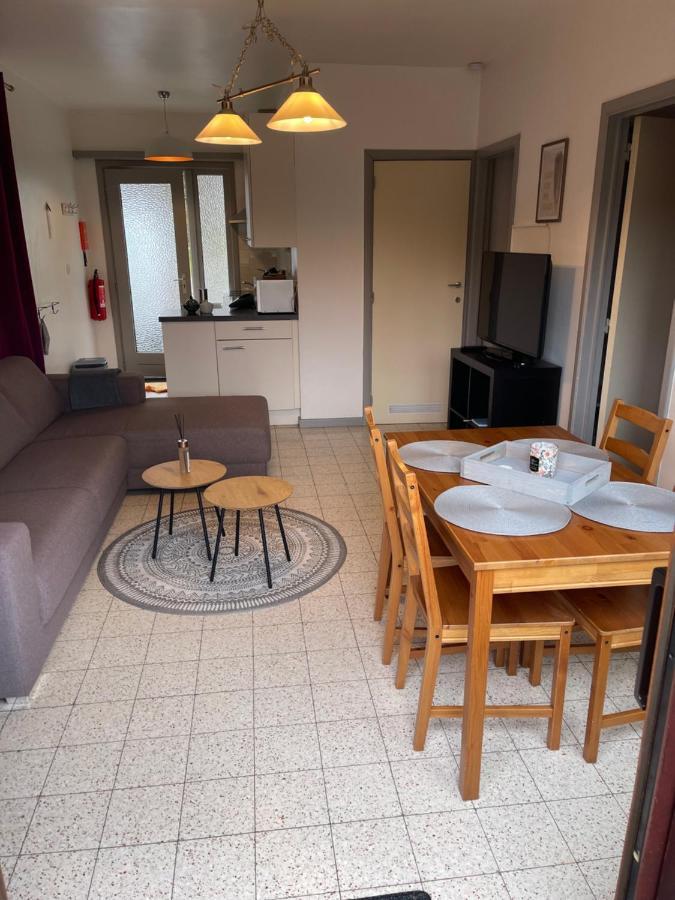 Au Bout Du Monde Vila Hastiere-par-dela Exterior foto